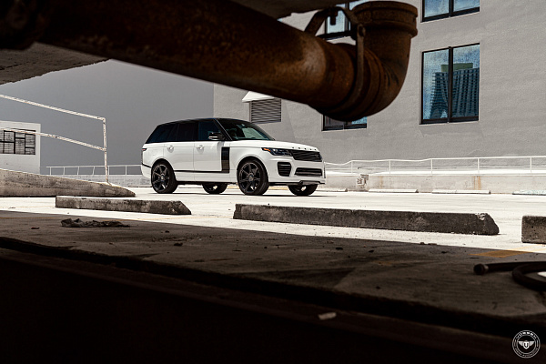 Фото дисков Vossen S17-11 Глянцевый темный лак на Range Rover V