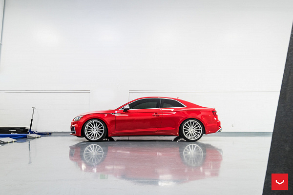 Фото дисков Vossen VFS-2 Серебро на Audi A/S/RS 5 (F5)
