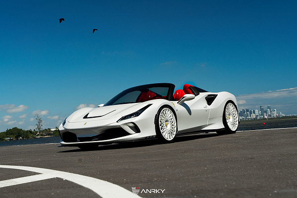 Фото дисков Anrky RS7.3 Белый сатин на Ferrari F8