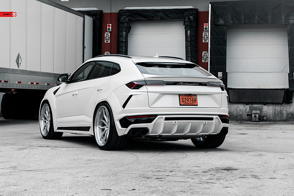 Фото дисков Anrky AN31 Глянцевый лак на Lamborghini Urus