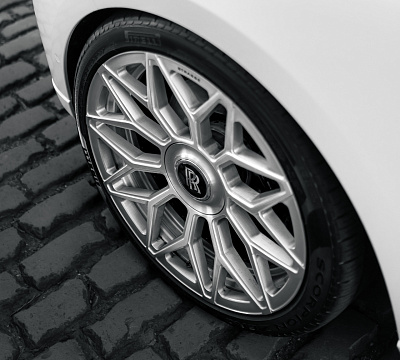 Фото дисков Strasse Wheels SV20M Deep Concave Duoblock RR на Rolls-Royce Cullinan