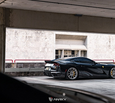 Фото дисков Anrky AN38 на Ferrari 812
