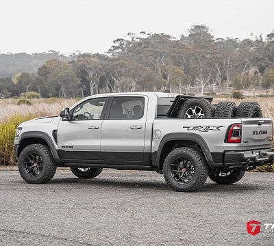 Фото дисков Vossen HF6-4 на Ram 1500 V