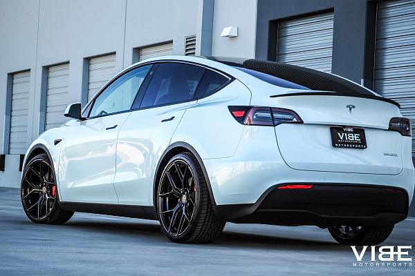 Фото дисков Vossen HF-5 Черный глянец на Tesla Model Y