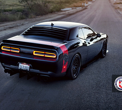 Фото дисков HRE 300 на Dodge Challenger III