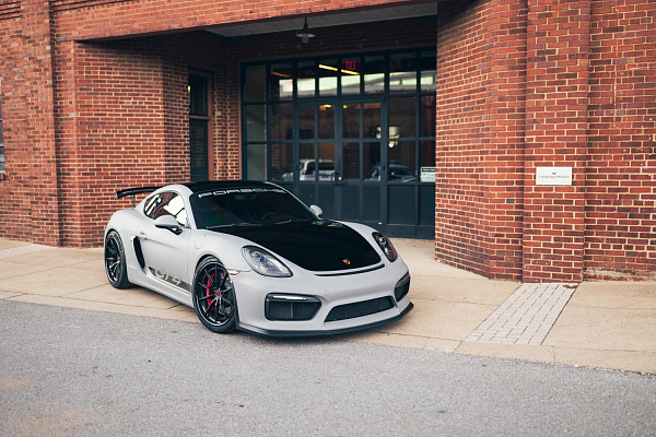 Фото дисков Brixton Forged R11-R Черный сатин на Porsche Cayman II