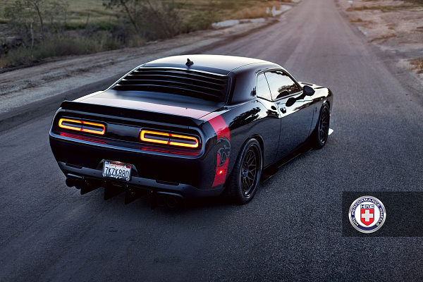 Фото дисков HRE 300 Черный сатин на Dodge Challenger III