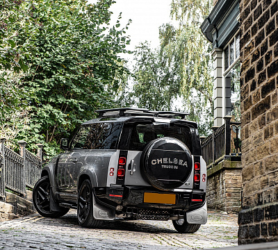 Фото дисков Kahn Type 52 RS на Land Rover Defender II