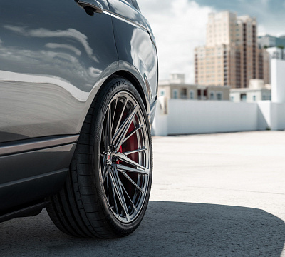 Фото дисков Vossen M-X6 на Land Rover Range Rover IV