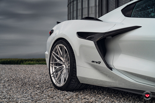 Фото дисков Vossen S21-02 Глянцевый лак на Chevrolet Corvette C8