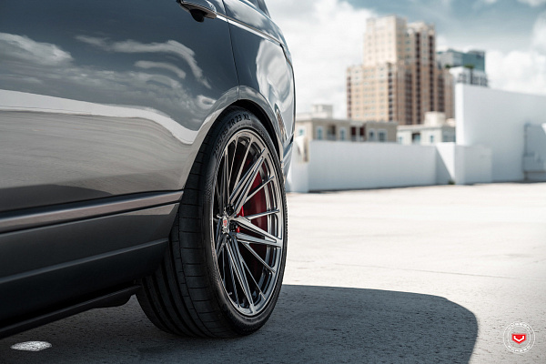 Фото дисков Vossen M-X6 Глянцевый темный лак на Land Rover Range Rover IV
