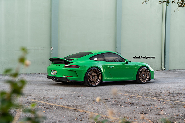Фото дисков HRE 501 Глянцевая бронза на Porsche 911 VII