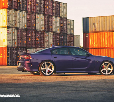 Фото дисков HRE 305M на Dodge Charger VII