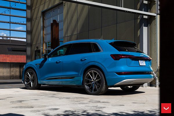 Фото дисков Vossen HF-3 Глянцевый графит на Audi E-tron