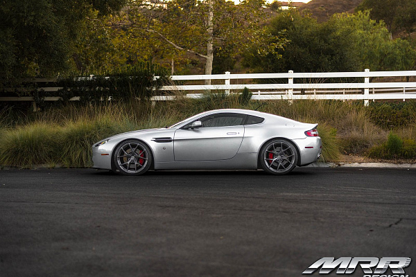 Фото дисков MRR FS06 Глянцевый тонированный лак на Aston Martin Vantage 3