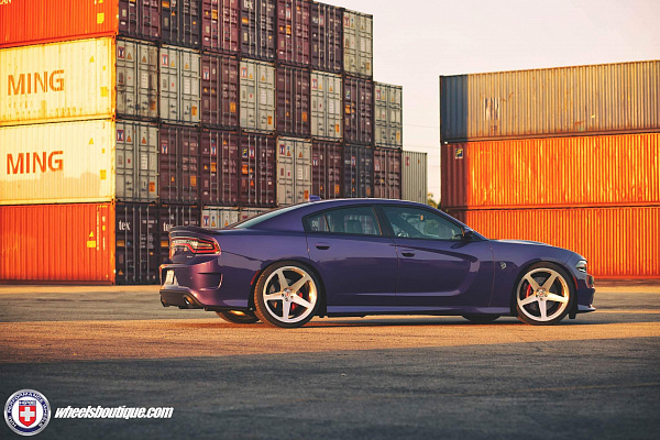 Фото дисков HRE 305M Глянцевый лак на Dodge Charger VII