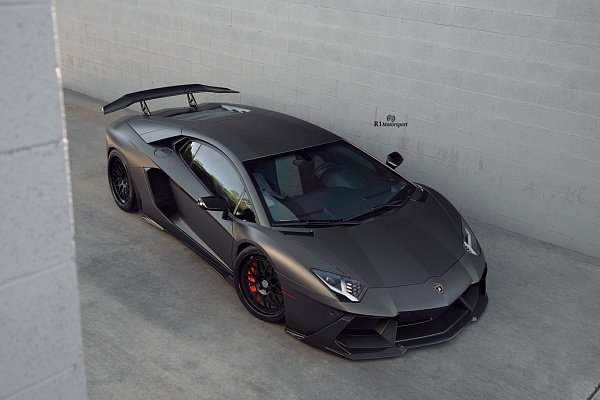 Фото дисков HRE 300 Черный сатин на Lamborghini Aventador