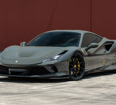 Фото дисков HRE P104SC на Ferrari F8