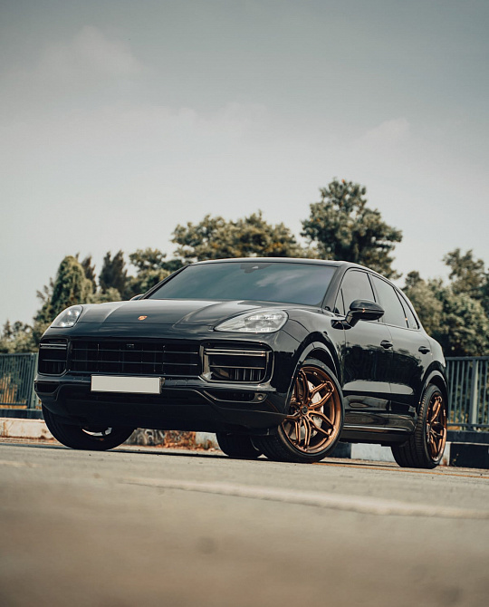 Фото дисков PF12 R / RS Глянцевая бронза на Porsche Cayenne III