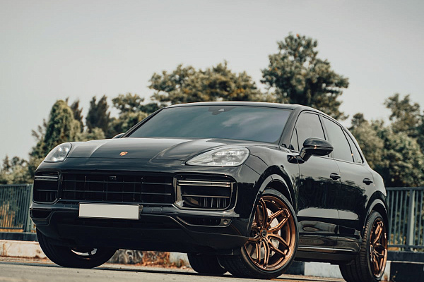 Фото дисков Brixton Forged PF12 R / RS Глянцевая бронза на Porsche Cayenne III