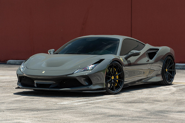 Фото дисков HRE P104SC Черный глянец на Ferrari F8