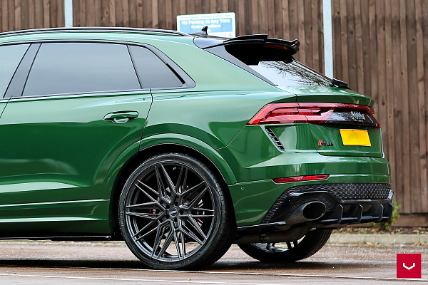 Фото дисков Vossen HF-7 Глянцевый графит на Audi Q8