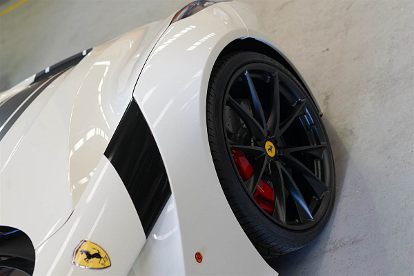 Фото дисков HRE P204 Черный сатин на Ferrari F12