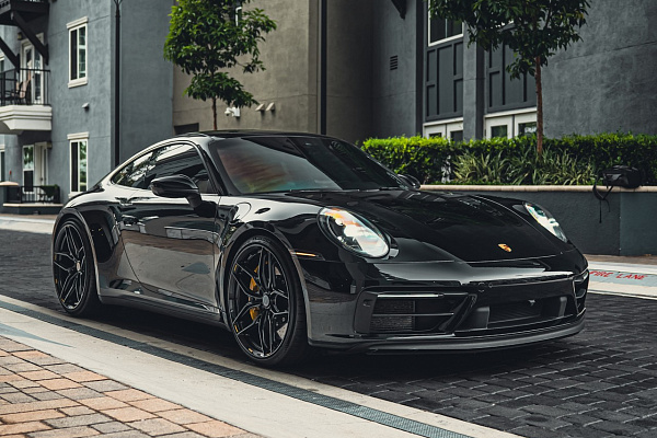 Фото дисков Brixton Forged PF12 R / RS Черный глянец на Porsche 911 VIII