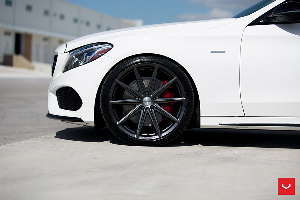 Фото дисков Vossen VFS-10 Глянцевый графит на Mercedes-Benz C-Class (W205)