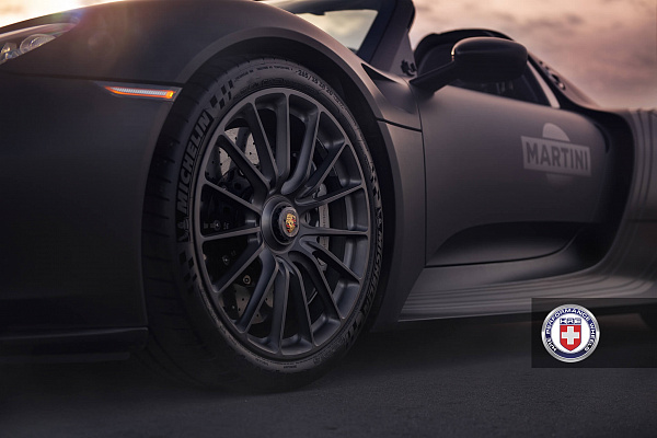 Фото дисков HRE P103 Сатиновый темный лак на Porsche 918 Spyder
