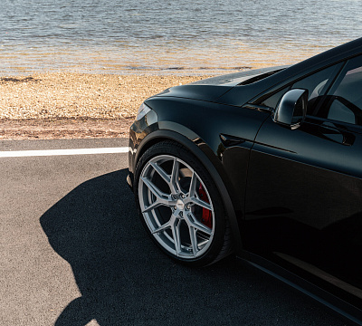 Фото дисков Vossen HF-5 на Tesla Model X