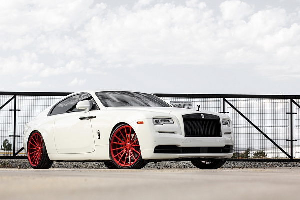 Фото дисков Savini SV75 Красный глянец на Rolls-Royce Wraith