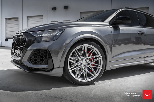 Фото дисков Vossen HF-7 Серебро на Audi Q8