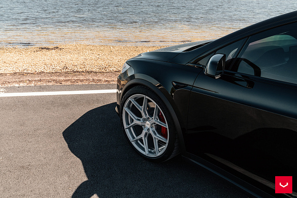 Фото дисков Vossen HF-5 Серебро на Tesla Model X