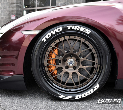 Фото дисков HRE 300 на Nissan GT-R