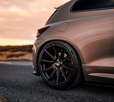 Фото дисков Bola CSR на Volkswagen Scirocco III