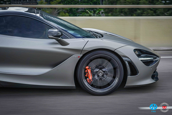 Фото дисков Vossen EVO-2R Черный глянец на McLaren 720S