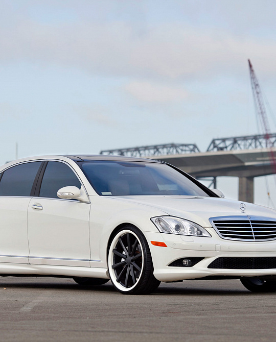 Фото дисков CV1 Черный сатин на Mercedes-Benz S-Class (W221)