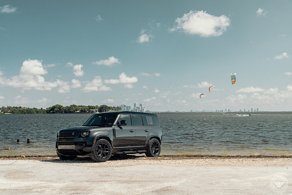 Фото дисков Vossen UV-X Черный сатин на Land Rover Defender II