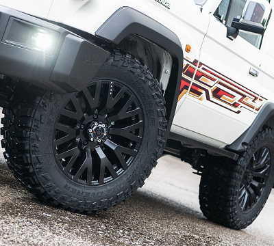 Фото дисков Kahn G22 DC на Toyota Land Cruiser 70