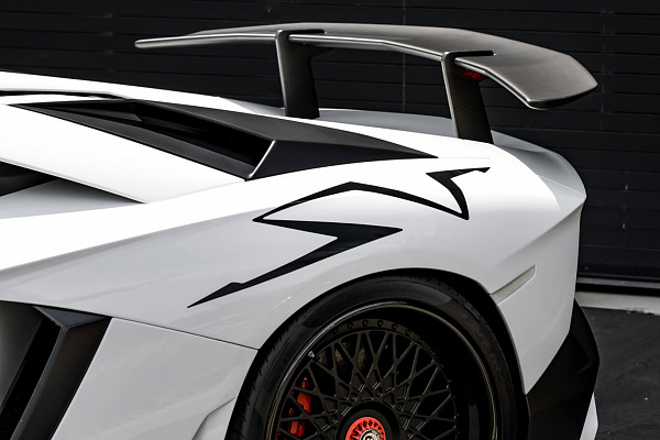 Фото дисков HRE 501 Черный сатин на Lamborghini Aventador