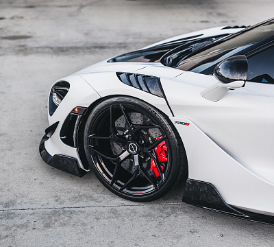 Фото дисков Brixton Forged PF5 на McLaren 720S