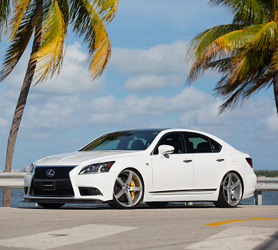 Фото дисков Vossen CV3 на Lexus LS IV