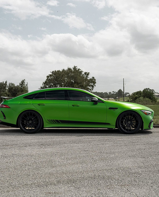Фото дисков PF15 R / RS Черный глянец на Mercedes-Benz AMG GT I