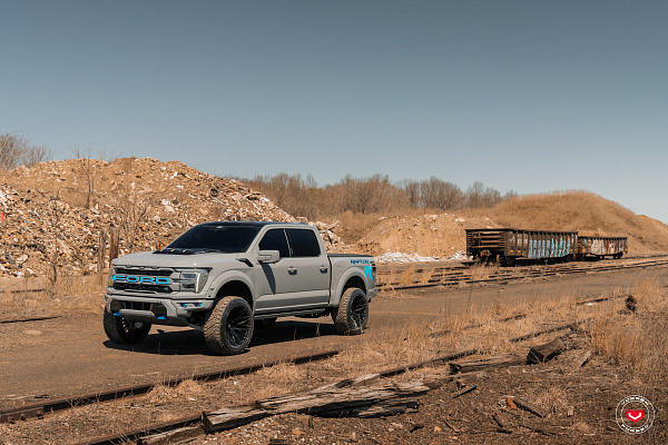 Фото дисков Vossen VFX-04 Черный глянец на Ford F-150 XIV