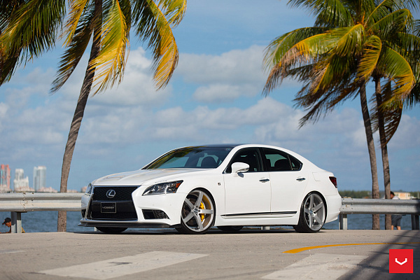 Фото дисков Vossen CV3 Серебро на Lexus LS IV