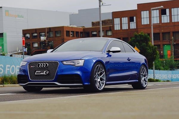 Фото дисков HRE FF01 Серебро на Audi A/S/RS 5 (8T)