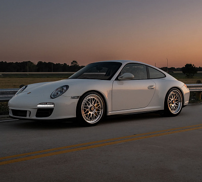 Фото дисков HRE 300 на Porsche 911 VI