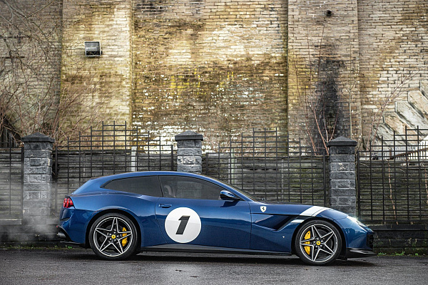 Фото дисков Kahn Type 62 Сатиновый графит на Ferrari GTC4Lusso