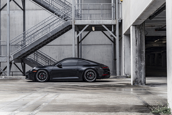 Фото дисков Strasse Wheels SV5 Deep Concave FS Черный сатин на Porsche 911 VIII